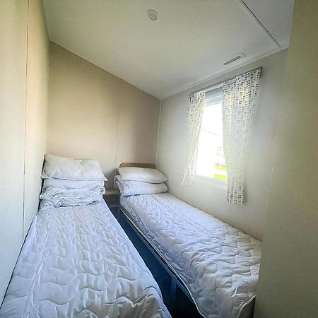 Готель Lovely 8 Berth Caravan For Hire At Barmston Beach Holiday Park Ref 62002O Lund Екстер'єр фото